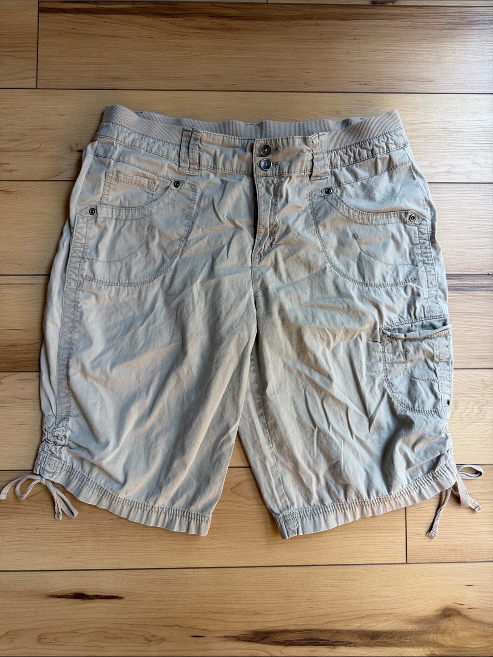 Vintage Khaki Cargo Shorts Size 8